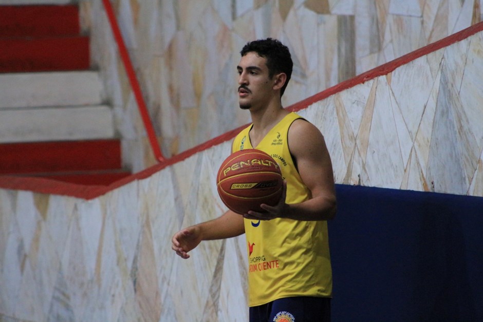 Jogador de basquete do São José é convocado para Seleção Brasileira sub-19