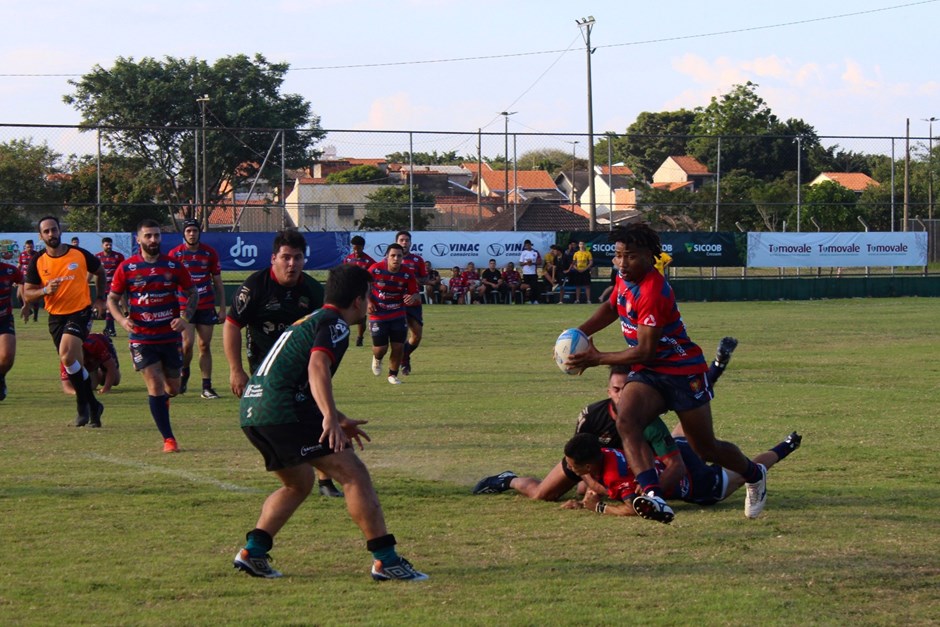 Equipe São José Rugby em treinamento para o Super 12.