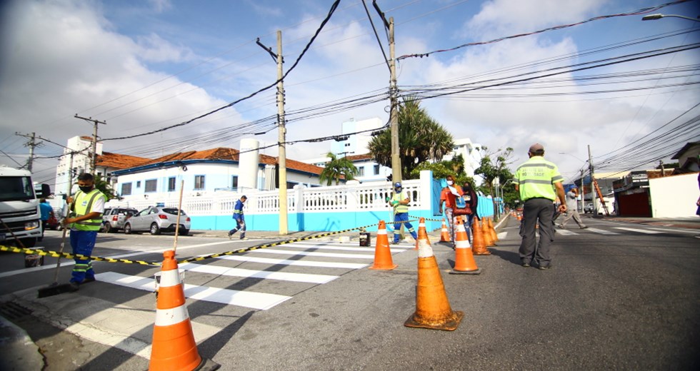 A rua Antonio Saes entre a maternidade Santa Casa e o Hemocentro vai virar mão única. Foto: Claudio Vieira/PMSJC 16-04-2021