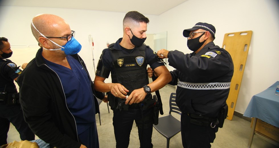Treinamento de saúde para agentes da mobilidade GCM Polícia Militar e defesa civil. Foto Claudio Vieira/PMSJC 12-05-2021 
