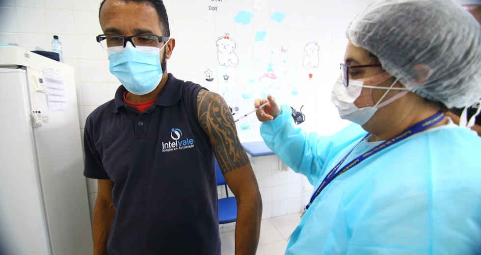 Vacinação contra a Covid-19 para pessoas com 45 anos. Foto: Claudio Vieira/PMSJC 21-06-2021