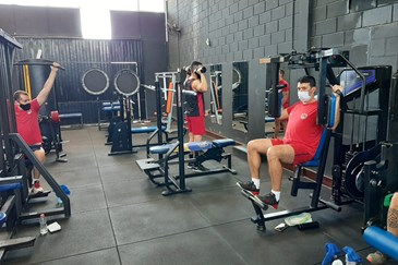 Bombeiros treinam no Centro de Treinamento Esportivo da GCM