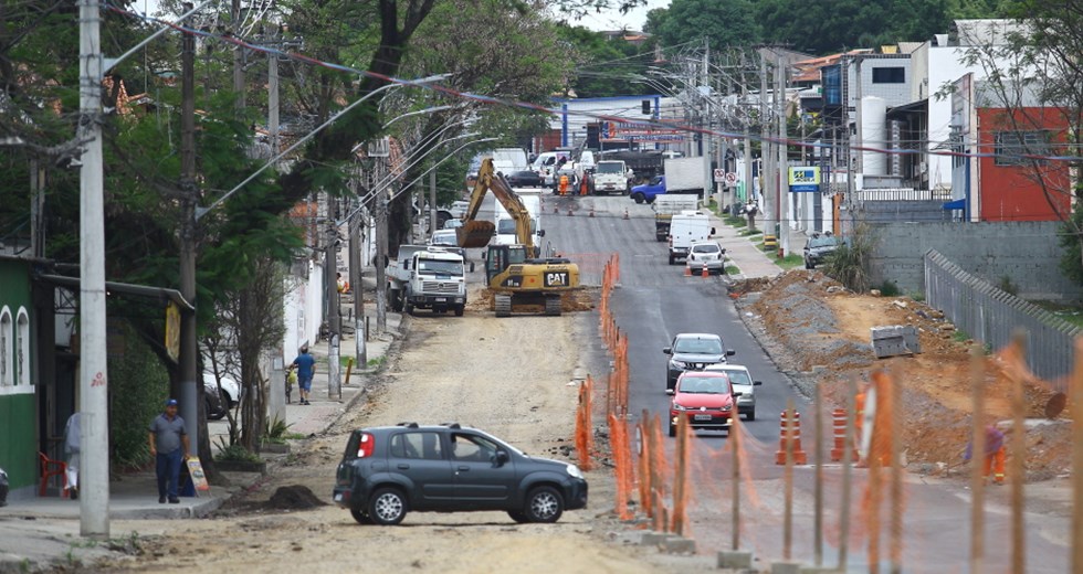 Obras da Linha Verde na rua Caravelas no bairro Jardim Vale do Sol. Foto: Claudio Vieira/PMSJC 16-09-2021