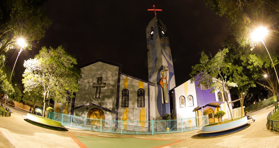 Iluminação LEDs na Praça da igreja São judas Tadeu