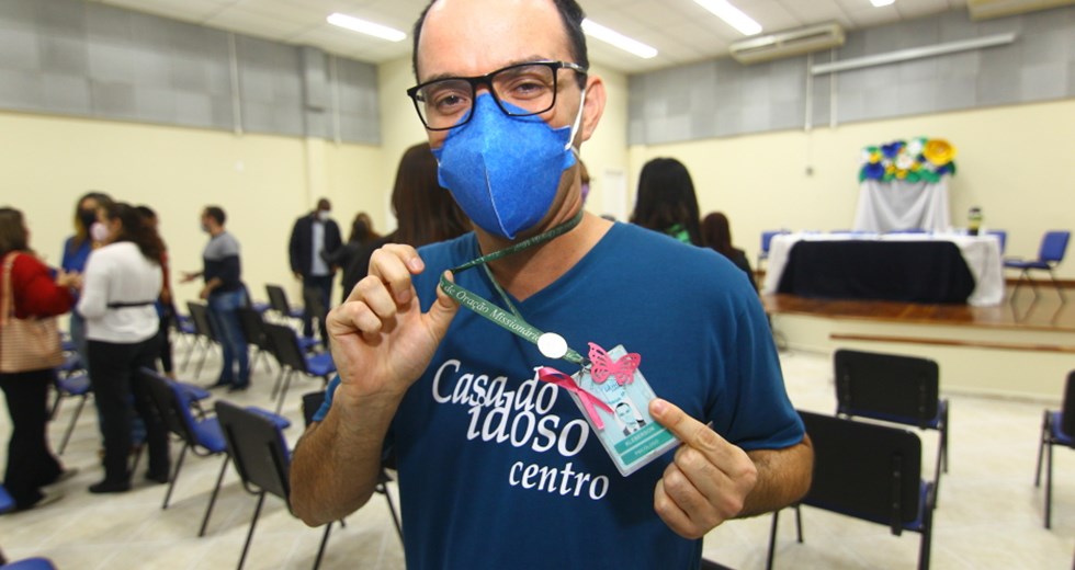 Homenagem aos funcionários da Casa do Idoso Centro que vacinaram a população contra a covid-19. Foto: Claudio Vieira/PMSJC 25-10-2021 