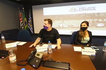 Reunião no CSI com influenciadores Digitais. Foto: Claudio Vieira/PMSJC 27-10-2021 