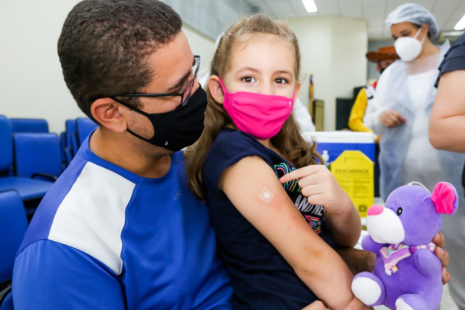 Vacinação de adultos e crianças na Casa do Idoso Centro