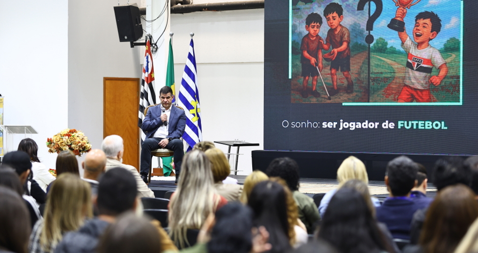 Cerimônia em comemoração ao Dia do Servidor Público. Foto: Claudio Vieira/PMSJC 22-10-2025