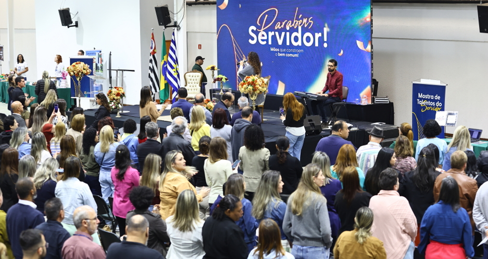 Cerimônia em comemoração ao Dia do Servidor Público. Foto: Claudio Vieira/PMSJC 22-10-2025