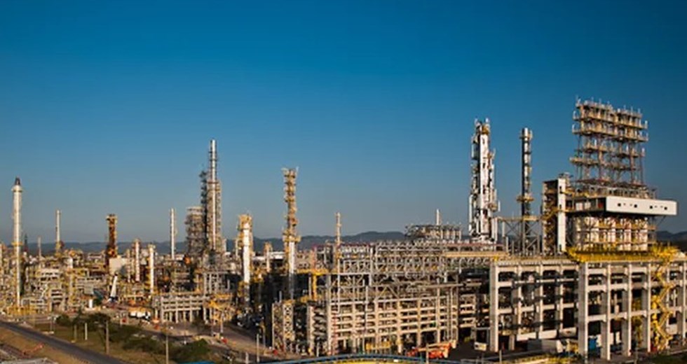 Petrobras anuncia investimento na Revap