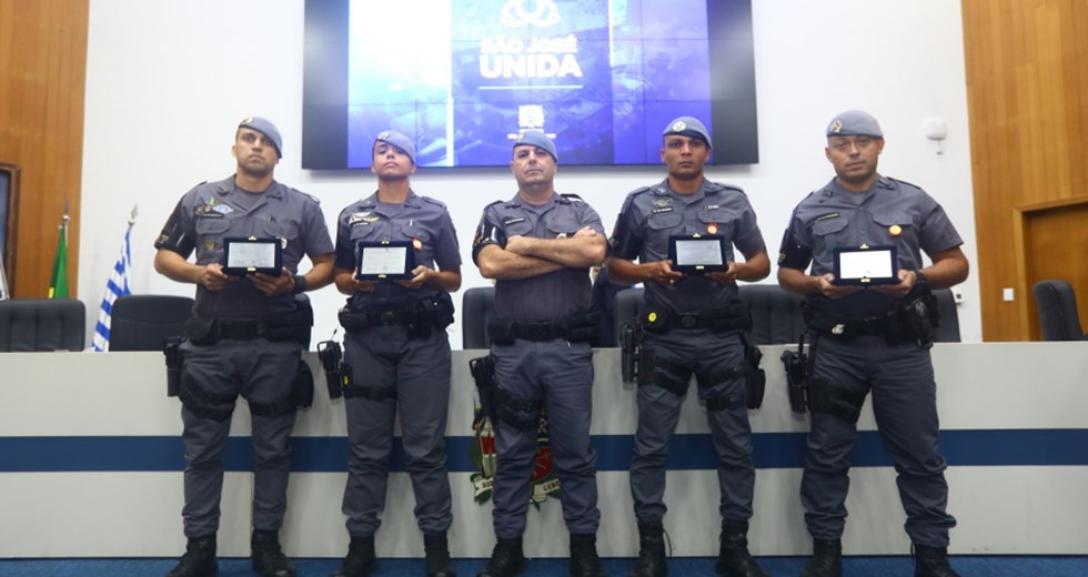 Homenagem a integrantes das Forças de Segurança do Programa São José Unida. Foto: Claudio Vieira/PMSJC 30-11-2022  
