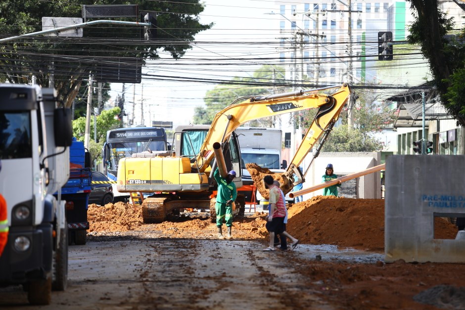 Obras de revitalização da rua XV. Foto: Claudio Vieira/PMSJC 21-03-2022  