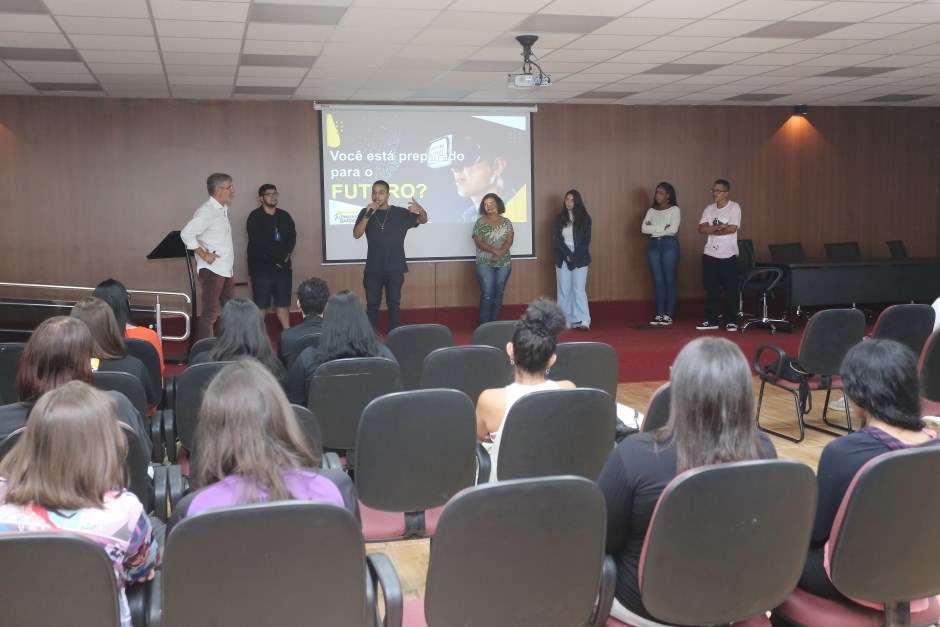 Aula inaugural do Programa Primeira Chance na Fundhas