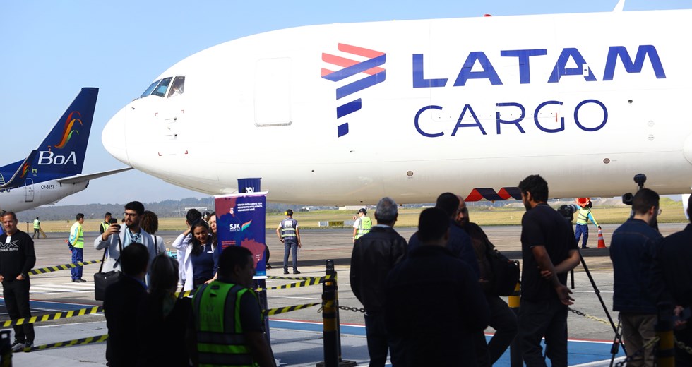 Chegada de avião de carga da Latam inaugurando a rota Miami-São José dos Campos. Foto: Claudio Vieira/PMSJC 24-05-2023 