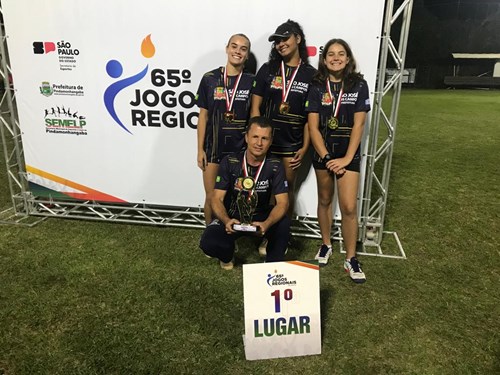 Vitória: São Paulo ganha ouro no tênis de campo simples feminino