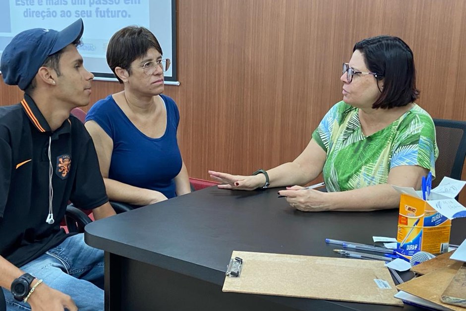 Estudantes, de 16 a 22 anos, terão direito a registro em carteira de trabalho e direitos trabalhistas garantidos