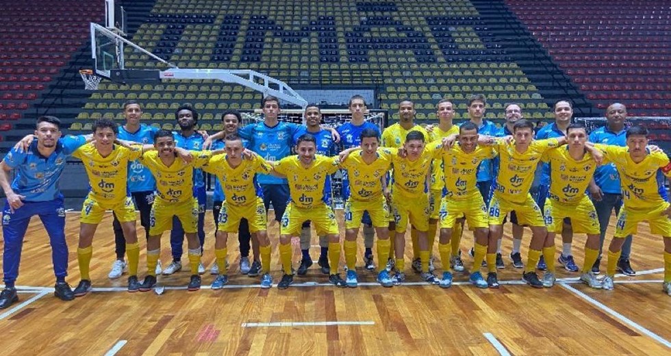 Jogadores do time de futsal de São José.