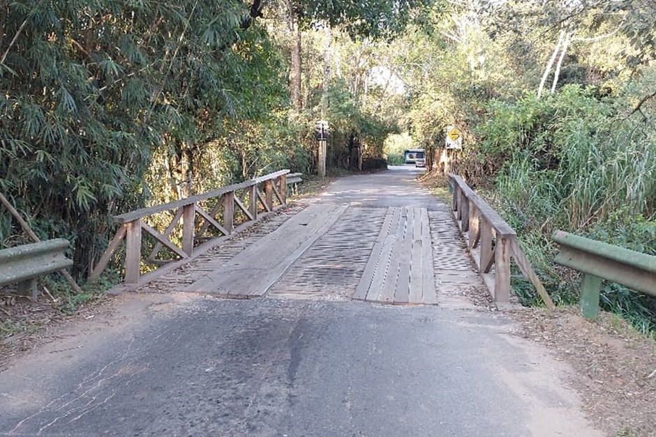 Ponte da Estrada Municipal Ubirajara de Oliveira Pinto (Jardim Pernambucano)