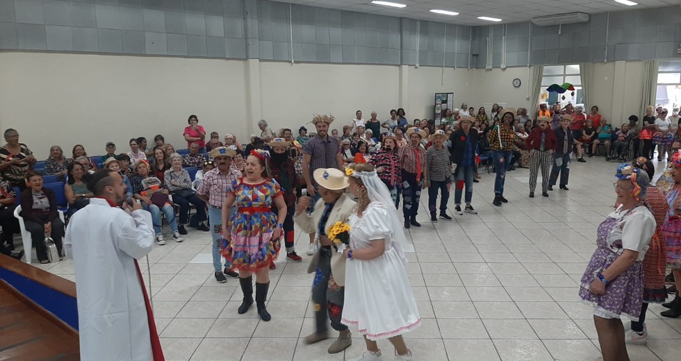 Festa junina na Casa do idoso Centro
