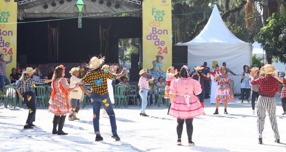 Abertura da Festa da Bondade na Praça Afonso Pena. Foto: Claudio Vieira/PMSJC 26-06-2024