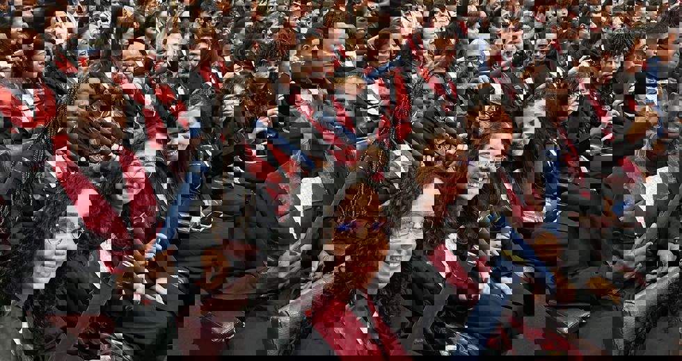 A solenidade reuniu familiares, professores e convidados no Teatro Municipal