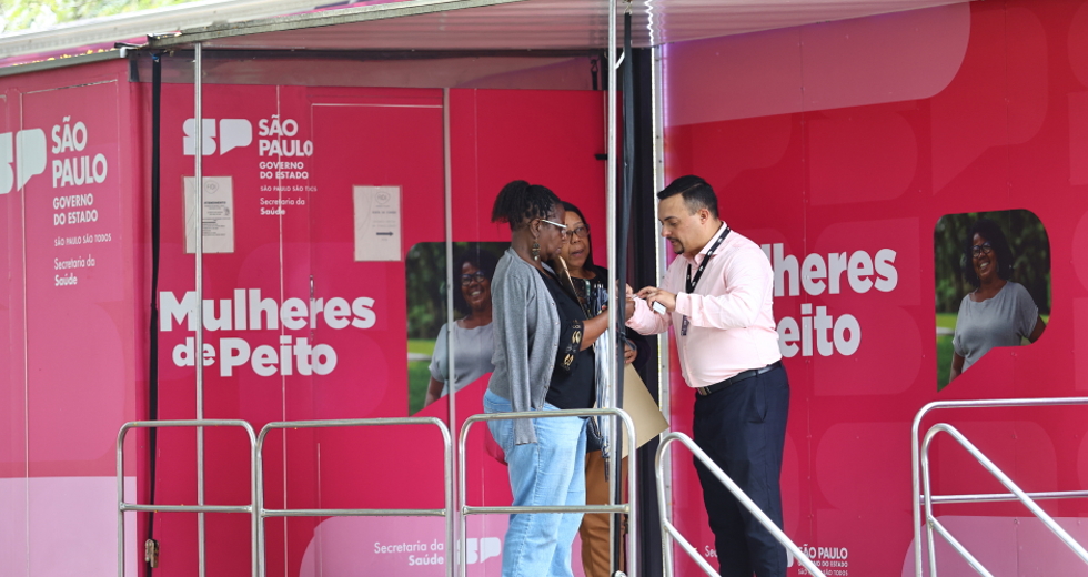Carreta da Mamografia e Empreendedorismo - SP POR TODAS. Foto: Claudio Vieira/PMSJC 29-10-2025