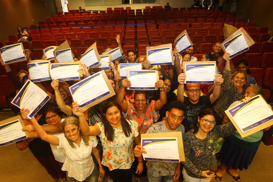 Entrega da certificados de cursos do Fundo Social de Solidariedade. Foto: Claudio Vieira/PMSJC. 11-11-2019