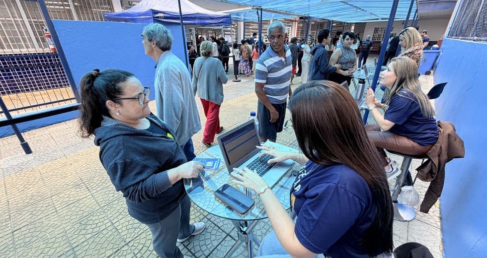 Prefeitura Com Você levou serviços do município à Emefi Luiz Leite