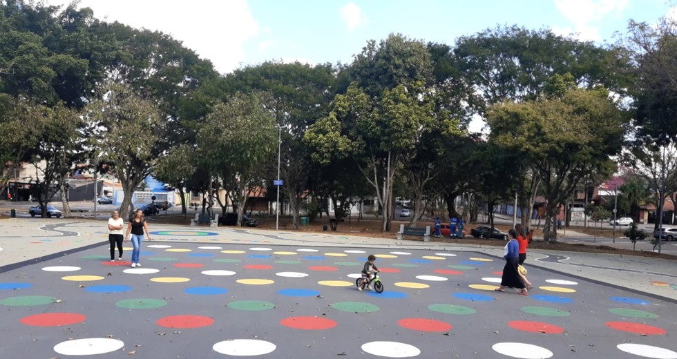 Praça Hildete da Silva Boaventura ganhou áreas de brincadeiras tradicionais