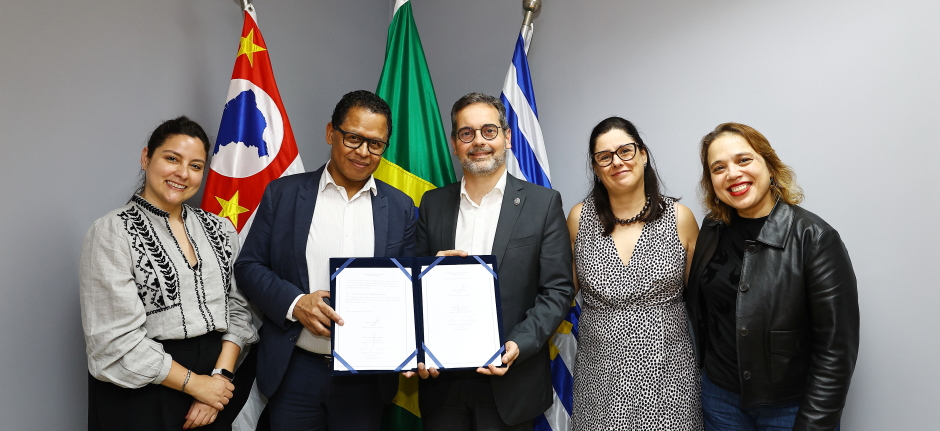 Assinatura de parceria com Universidade de Coimbra em Portugal. Foto: Claudio Vieira/PMSJC 20-03-2026  