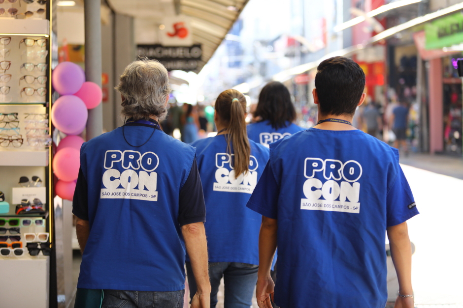 Fiscalização Procon no centro da cidade. Foto: Claudio Vieira/PMSJC 05-05-2025