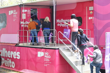 Carreta da Mamografia e Empreendedorismo - SP POR TODAS. Foto: Claudio Vieira/PMSJC 29-10-2025 