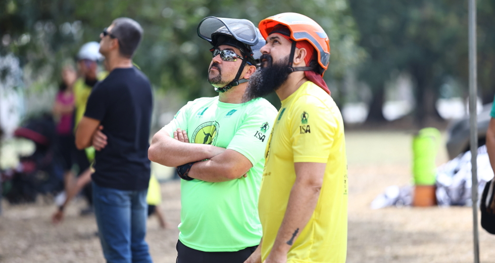 Campeonato brasileiro de escalada de árvores dentro da programação do CBAU 2025. Foto: Claudio Vieira/PMSJC 19-09-2025