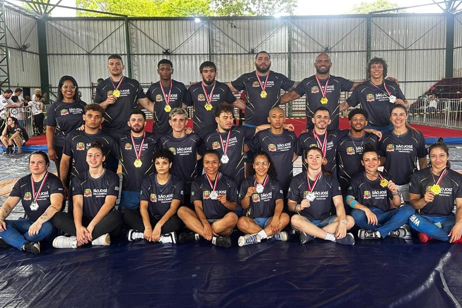 wrestling-1.jpg