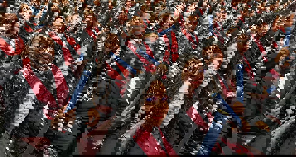 A solenidade reuniu familiares, professores e convidados no Teatro Municipal