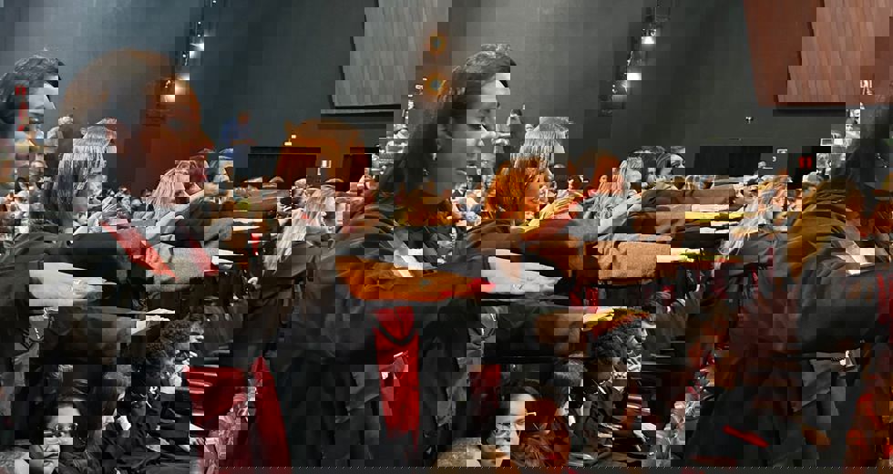 A solenidade reuniu familiares, professores e convidados no Teatro Municipal