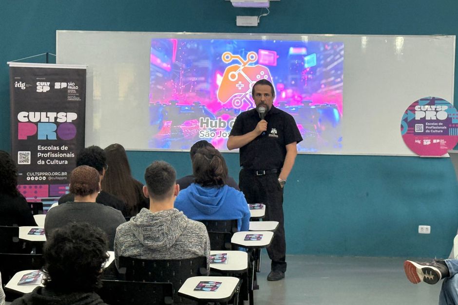 São três cursos voltados para a criação, programação e arte para games