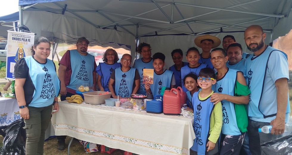 Distribuição de cartilhas para romeiros nos Pontos de Apoio ao Peregrino