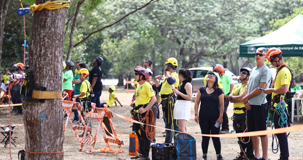 Campeonato brasileiro de escalada de árvores dentro da programação do CBAU 2025. Foto: Claudio Vieira/PMSJC 19-09-2025